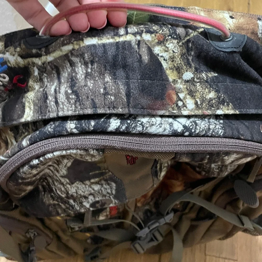 Badlands Hunting Daypack Realtree Camouflage Hydration Ready Tactical Backpack
